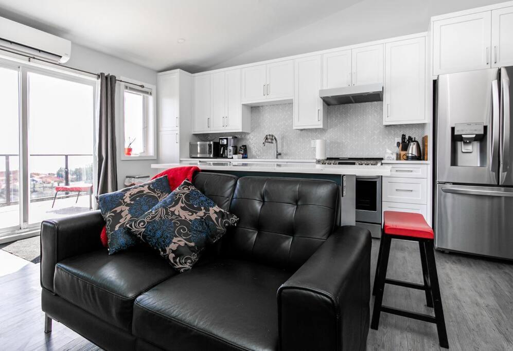 Eagle'S View Penthouse Apartment Виктория Екстериор снимка