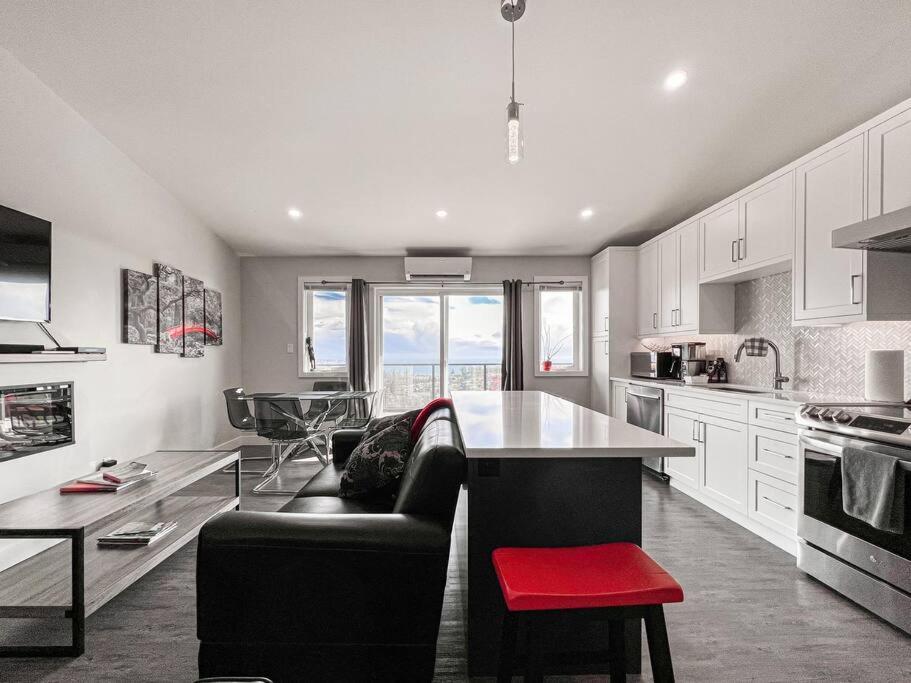 Eagle'S View Penthouse Apartment Виктория Екстериор снимка