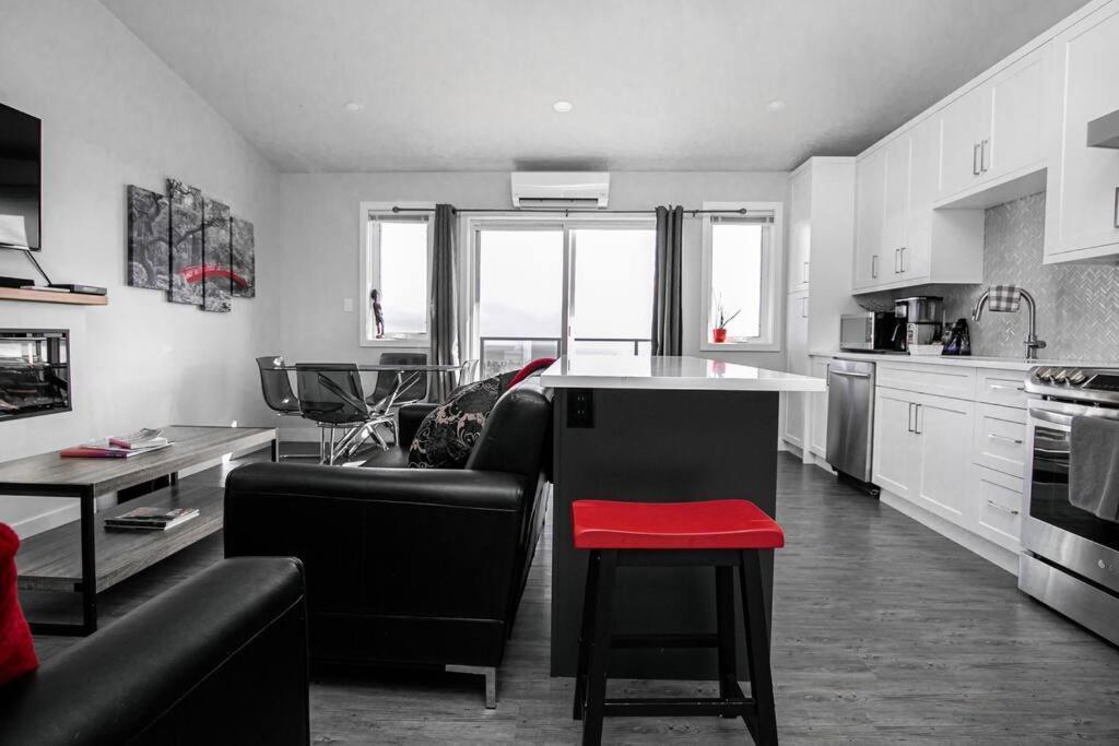 Eagle'S View Penthouse Apartment Виктория Екстериор снимка